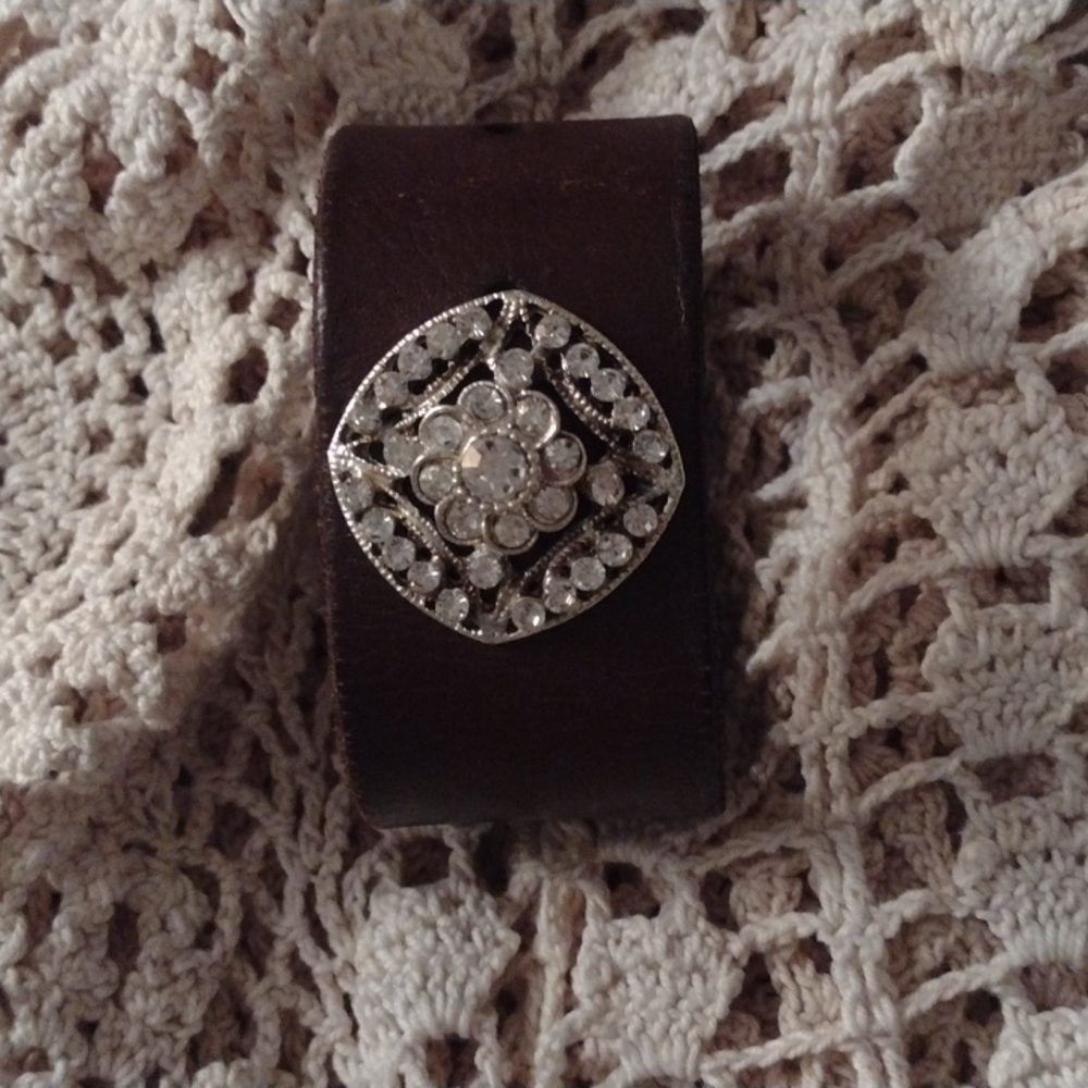 Genuine leather Aunt Belle's Baubles wristband with Bling!!